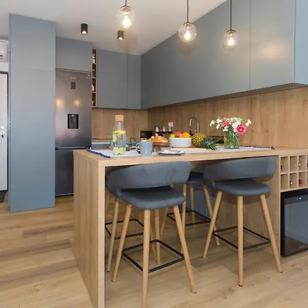 Cozy In Okrug Gornji With Kitchen Trogir