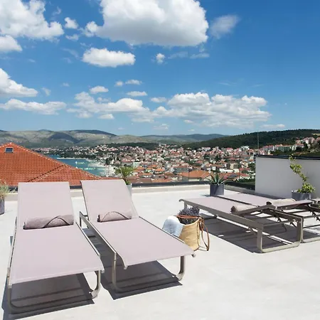 Cozy In Okrug Gornji With Kitchen * Trogir