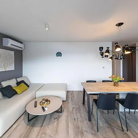 In Okrug Gornji Apartamento